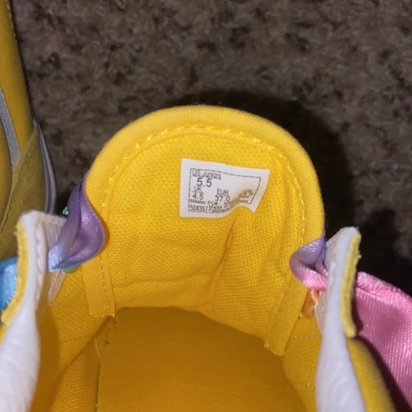 Vans - Picture 3 of 3